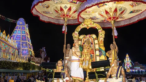 Aswa Vahana Seva Held at Tirumala as Sri Malayappa Swamy Appears in Kalki Av