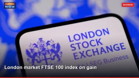 London market FTSE 100 index on gain
